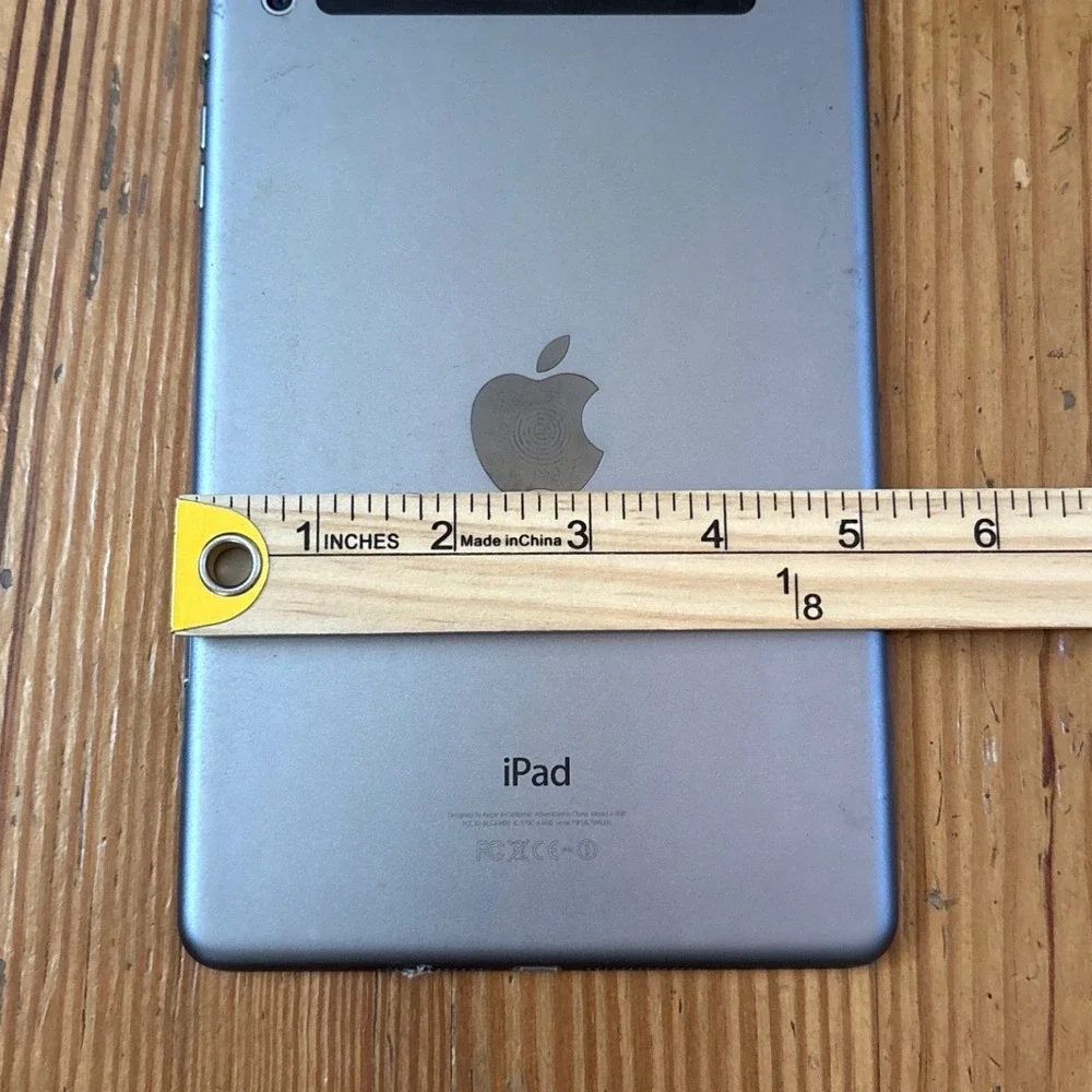 Apple iPad Mini 2 Tablet 7.9